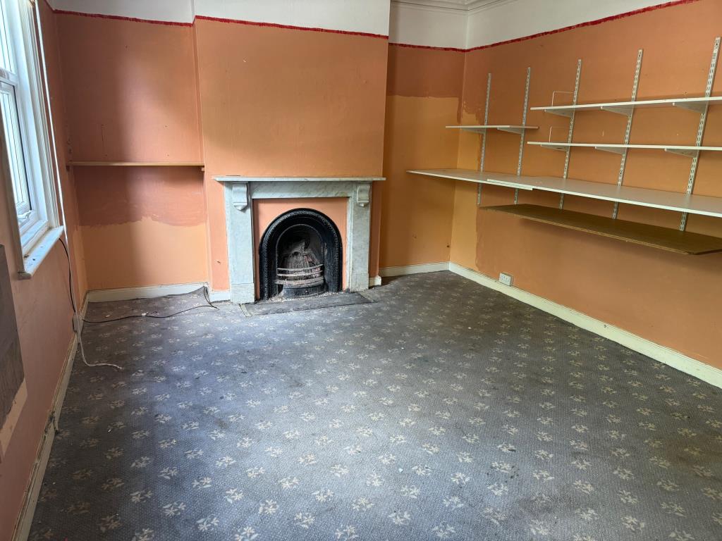 Lot: 31 - TERRACE HOUSE FOR IMPROVEMENT - Bedroom 1 on first floor